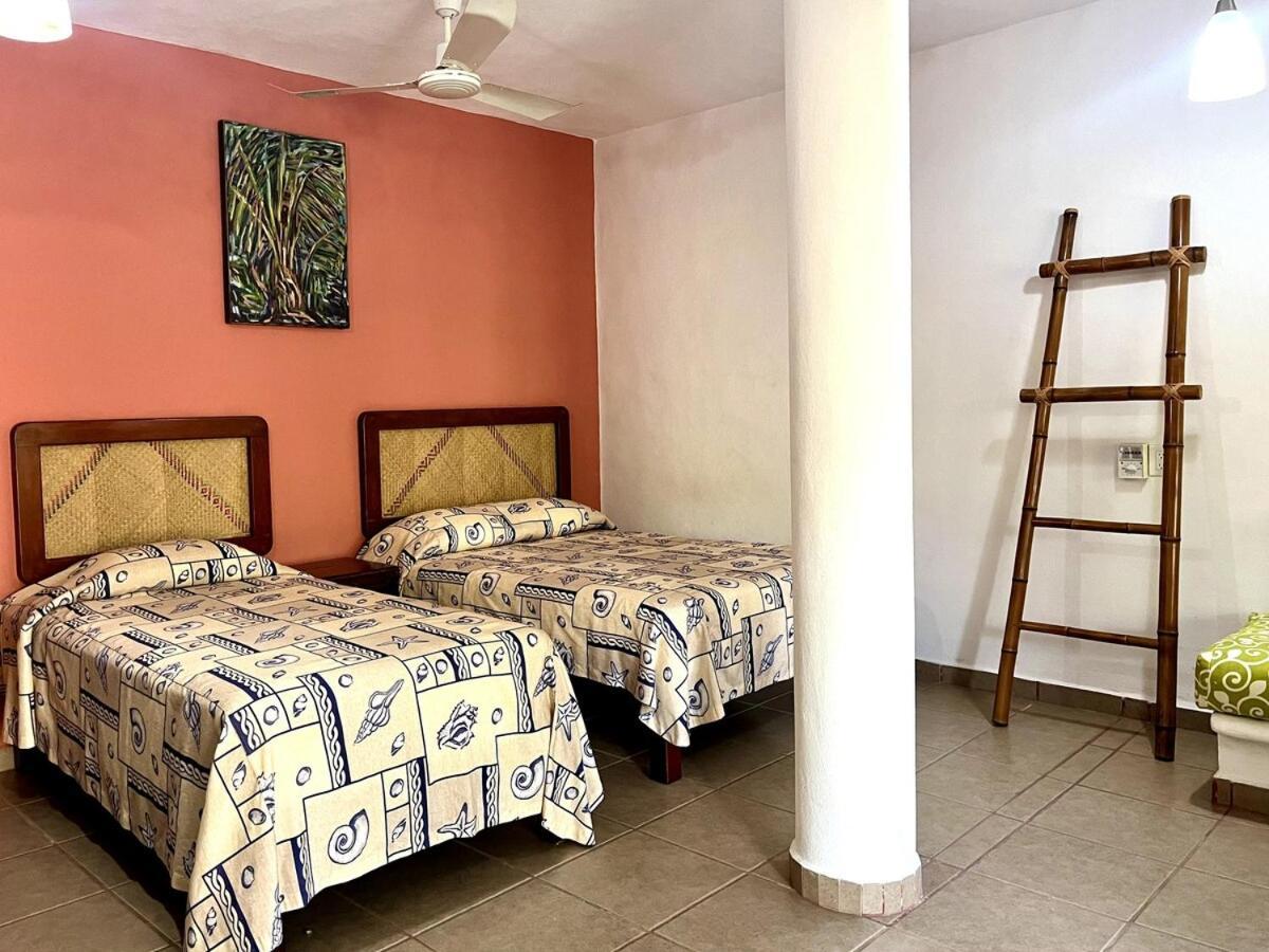Bungalows Teka Zihuatanejo Exterior foto